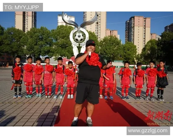 中国足球新星崛起 各大球员闪耀国际赛场 展望未来发展潜力与挑战 中国足球新星崛起 各大球员闪耀国际赛场 展望未来发展潜力与挑战